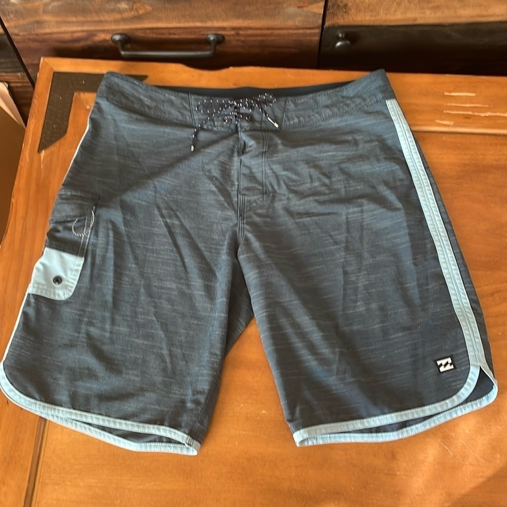 BILLABONG Recycler Board Shorts Size 33